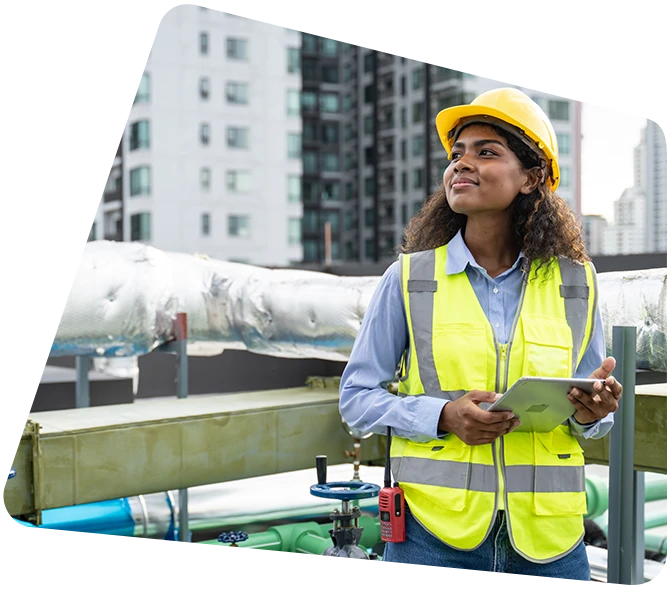 Ouvrier du bâtiment utilisant un appareil connecté